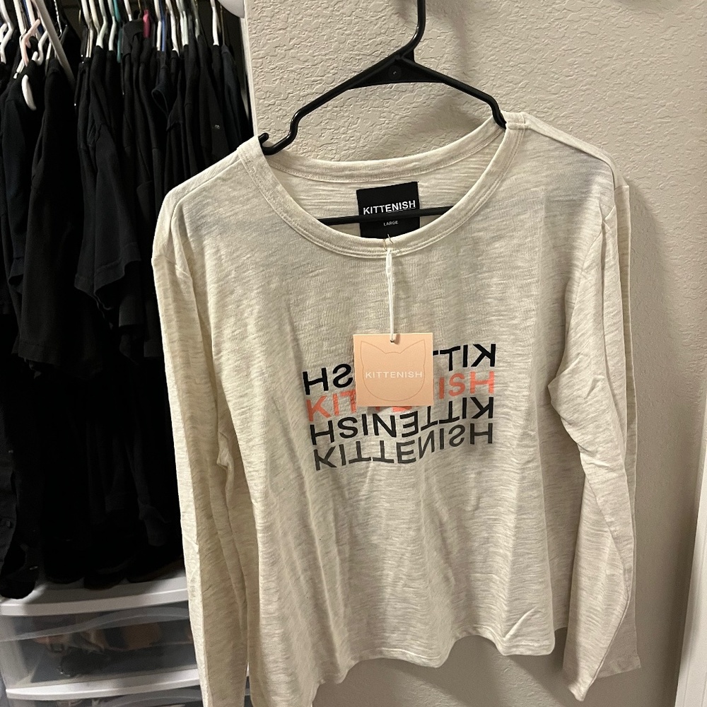 Kittenish long sleeve
